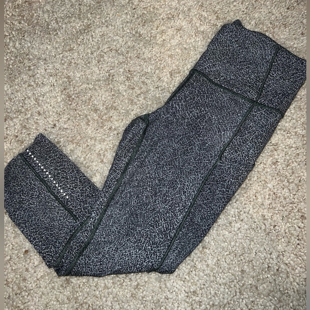LULULEMON printed seamless high rise crop 23” leggings